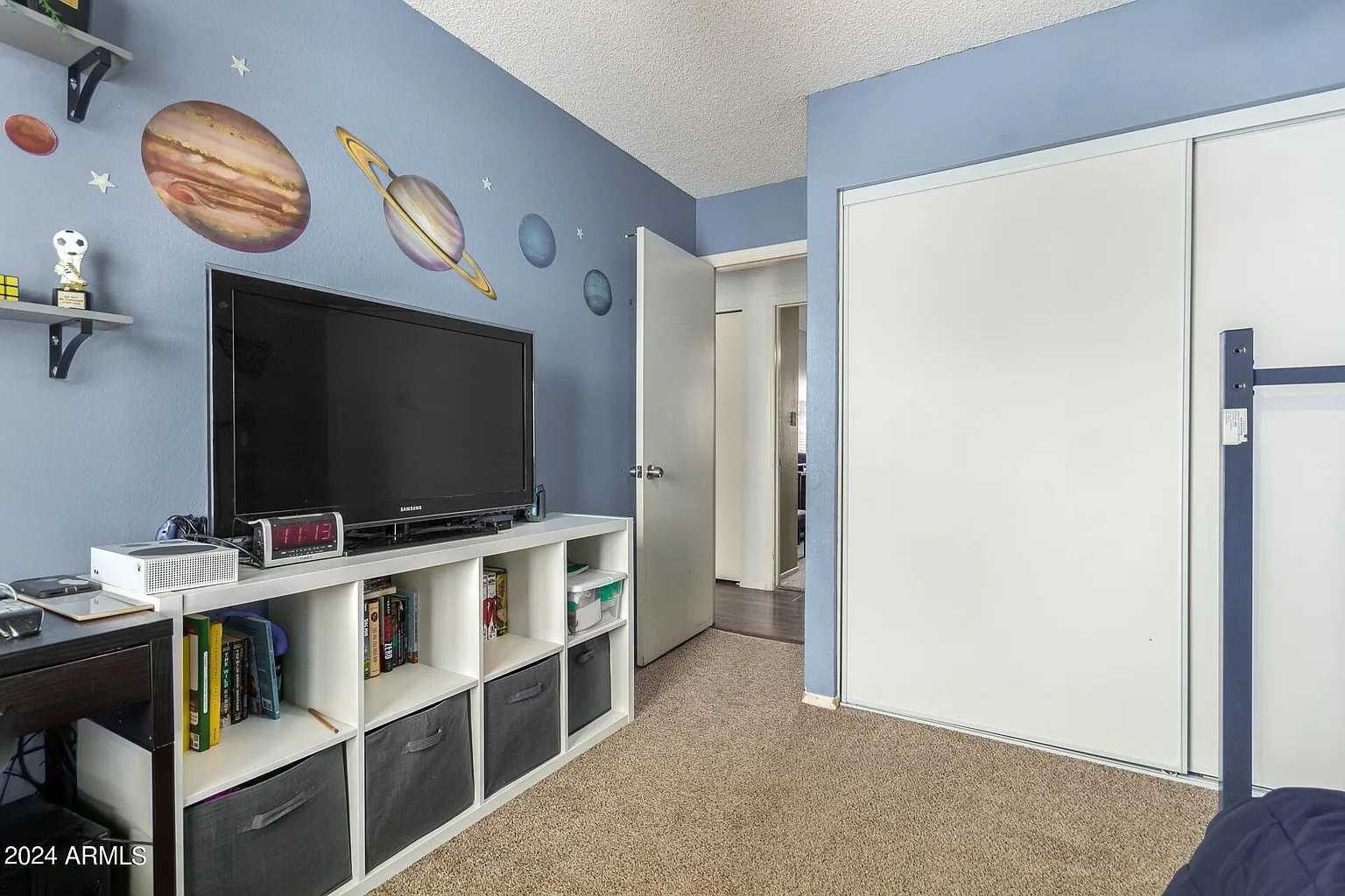 Building Photo - 716 E Hackamore St