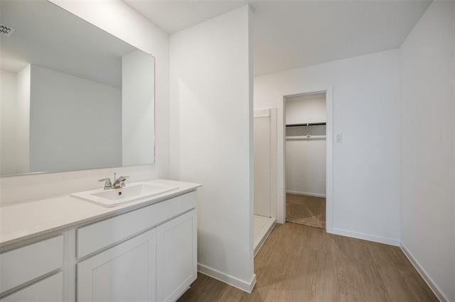 Building Photo - 1617 Parlier St