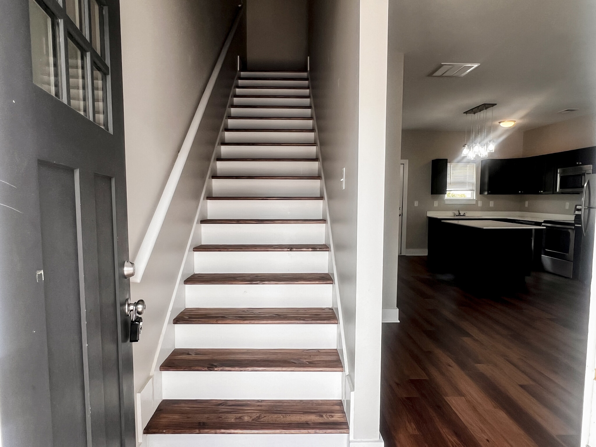 Building Photo - 608 Heavenly Pl