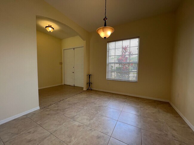 Building Photo - 3 BEDROOM, 2 BATH HOME IN THE GATED COMMUNITY OF LAKE FOREST
