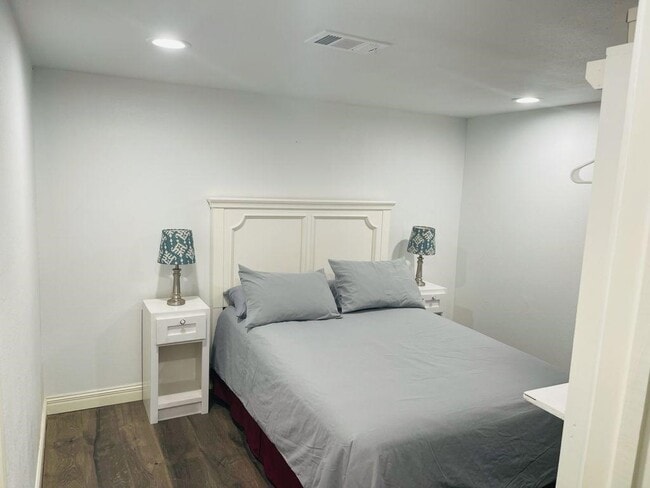 Building Photo - 200 Padre Blvd