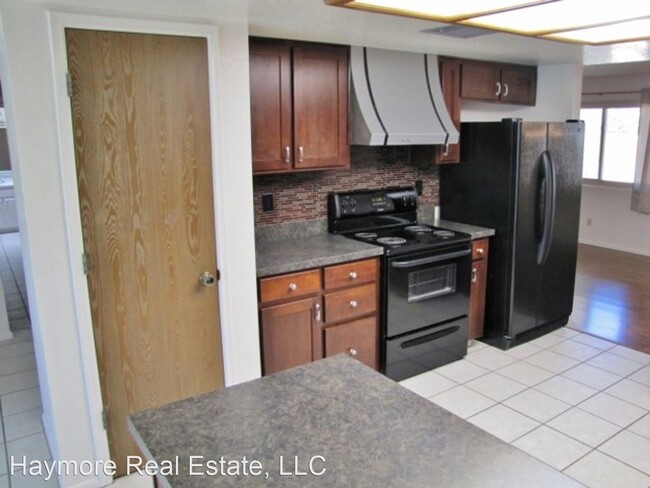 Building Photo - 2 br, 2 bath House - 1241 Carmelita Drive