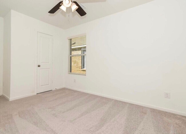 Building Photo - 1407 Merlin Blf St