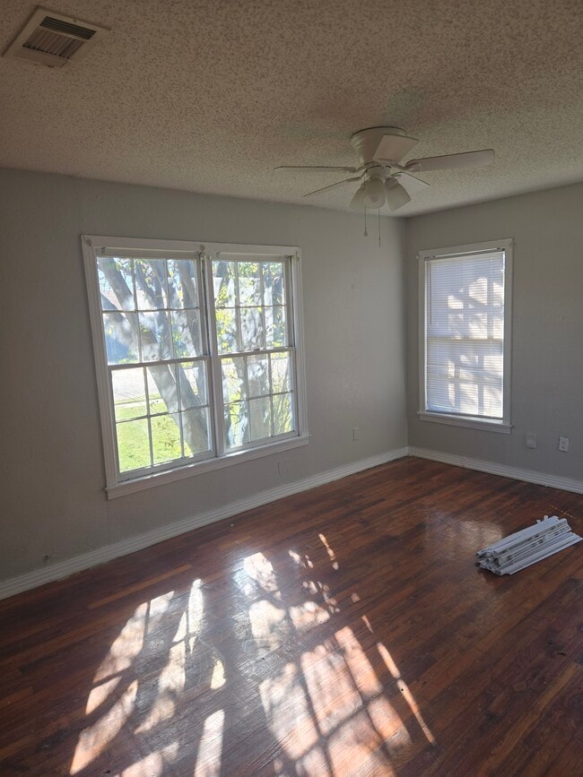 Building Photo - 3109 Fadal Ave