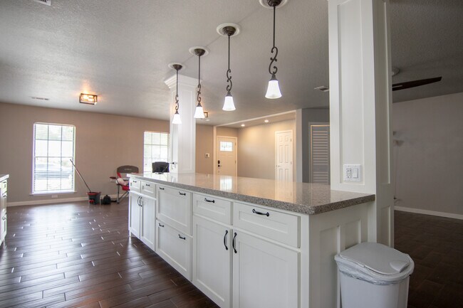 Building Photo - 7575 Chelsea Pl