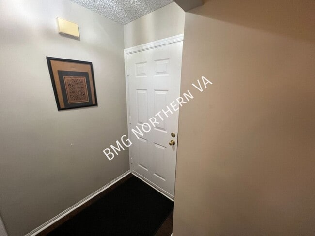 Building Photo - 7729 Inversham Dr