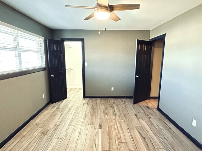 Building Photo - 2114 Allenhurst St