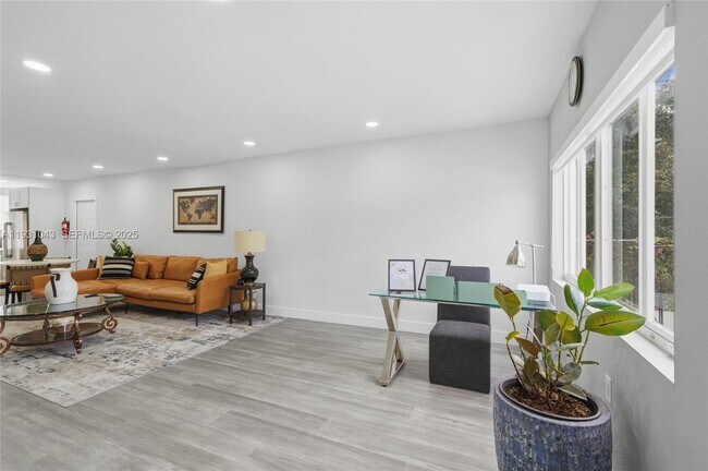 Building Photo - 1590 NW 38th St