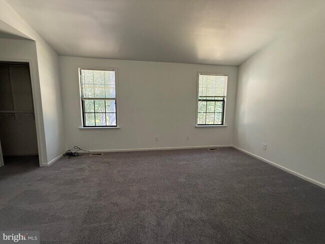 Building Photo - 343 Brookdale Blvd