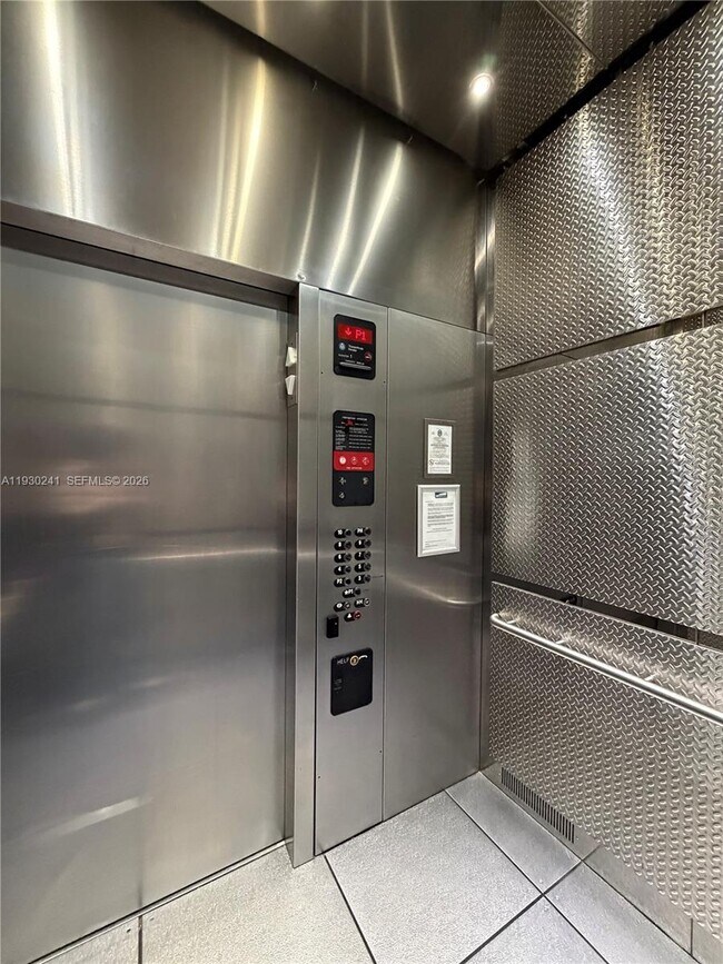 Building Photo - 3029 NE 188th St