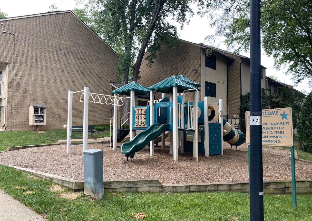 Building Photo - 2678 Glengyle Dr