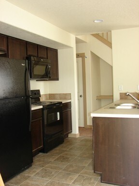 Building Photo - 1020 S Olympia Pl