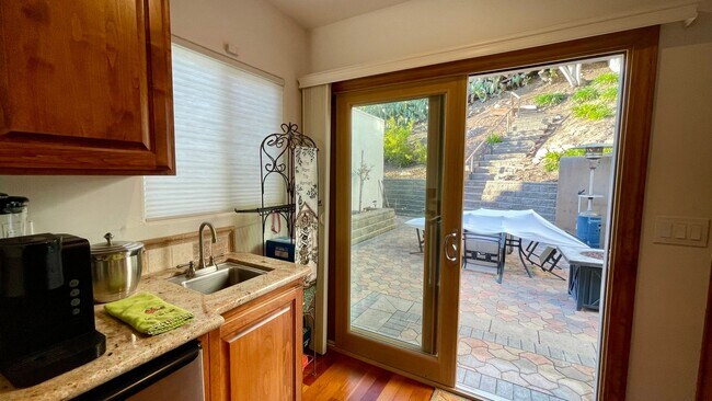 Building Photo - Ocean View 3-Bedroom House on Bay St. walkable to the Beach