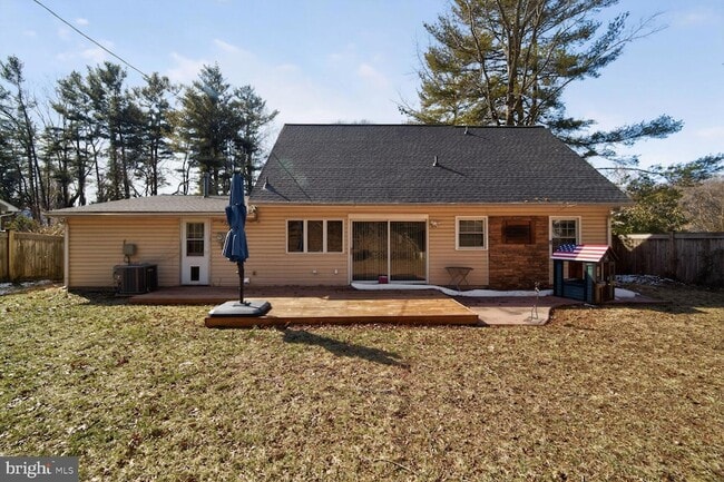 Building Photo - 1405 Pennington Ln