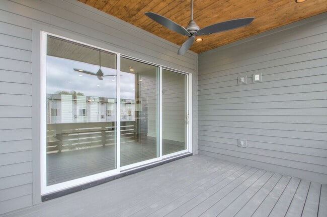 Building Photo - Welcome To Nashville!