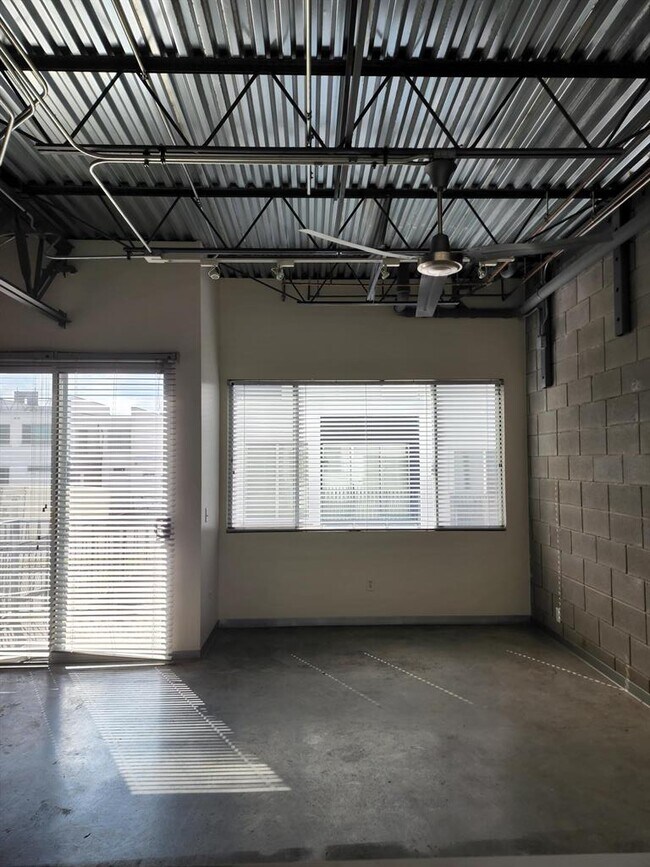 Building Photo - 4801 S Congress Ave