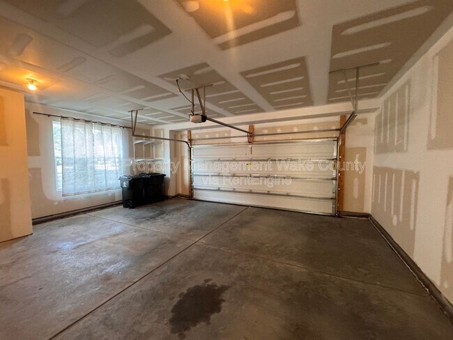 Building Photo - 837 Salem Pointe Pl