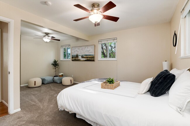 Building Photo - Awesome Littleton Ranch Home