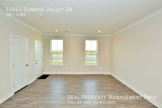 Building Photo - 14043 Sunrise Valley Dr
