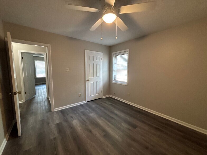 Building Photo - 3104 Ingleside Dr