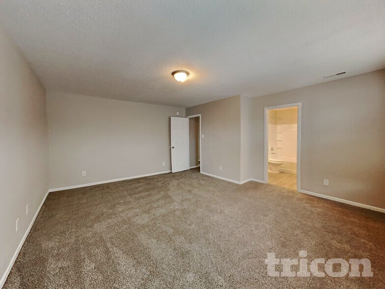 Building Photo - 6714 Waverhill Dr