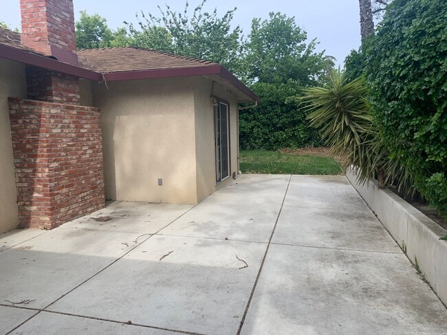 Building Photo - Terrific Brentwood Neigborhood!