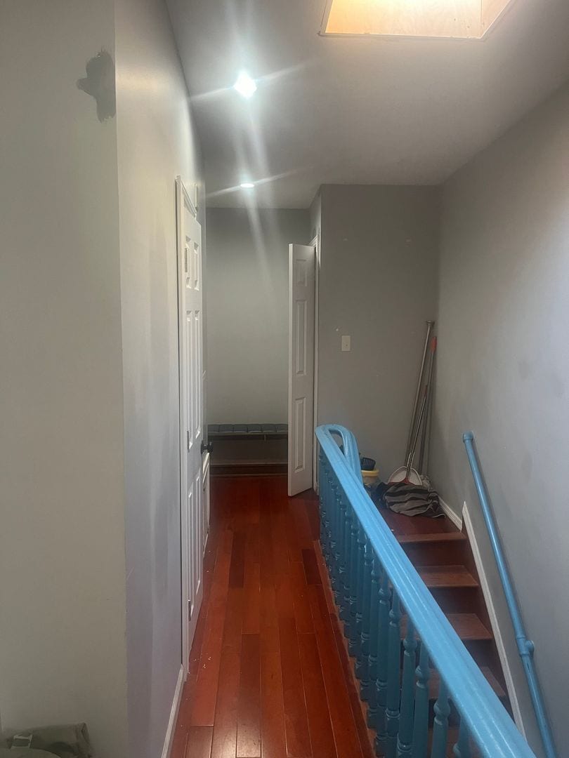Building Photo - 579 Putnam Ave