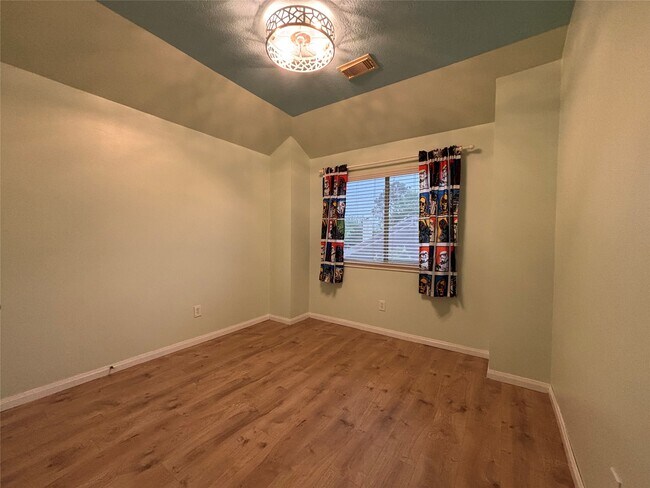 Building Photo - 3126 Valley Ct