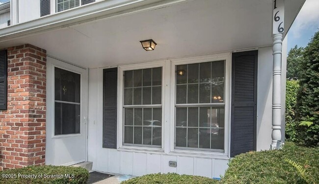 Building Photo - 166 Haverford Dr
