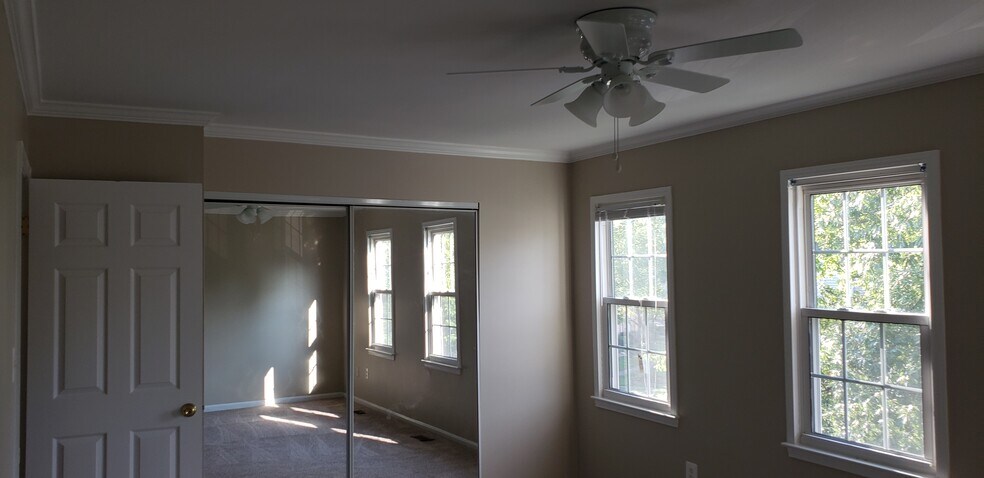 Building Photo - 9164 Broken Oak Pl