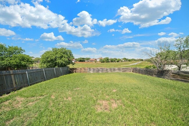 Building Photo - 3 Bedroom and 2 Bathroom located  in Brentfield Subdivision