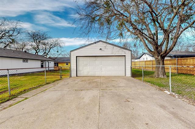 Building Photo - 2802 N Masters Dr