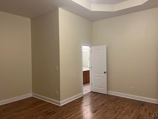 Building Photo - 644 Ivy Brook Way