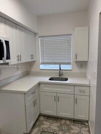 Building Photo - 402 NW 84th Terrace