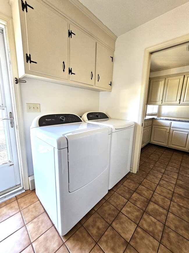 Building Photo - 27820 Crooked Oak Ln