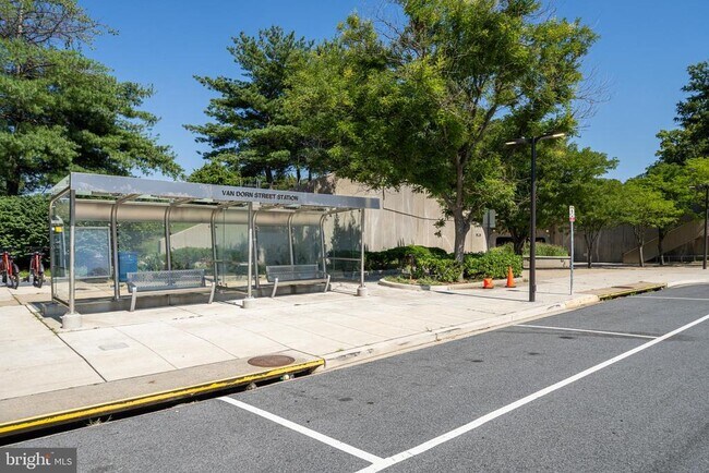 Building Photo - 921 Harrison Cir