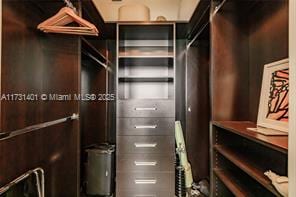 Building Photo - 300 S Pointe Dr