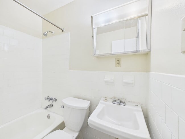 Building Photo - 3204 Midlothian Tpke