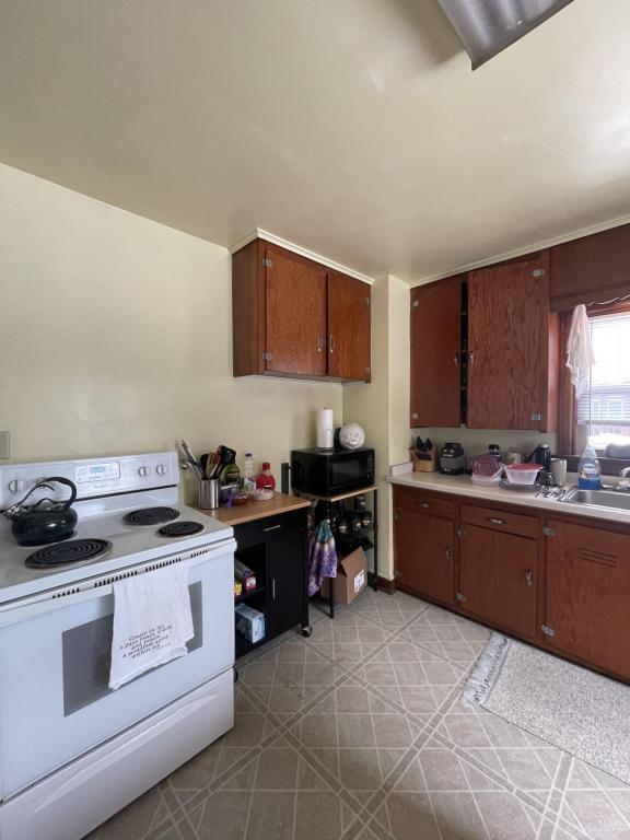 Building Photo - 1323 N 21st St