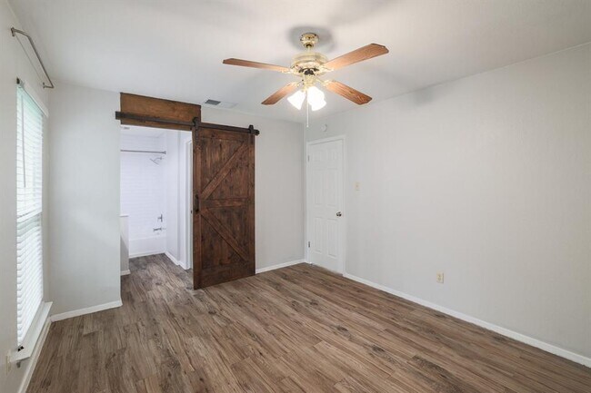 Building Photo - 10616 Mellow Meadow Dr