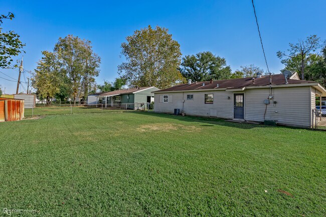 Building Photo - 3427 Horseshoe Trail