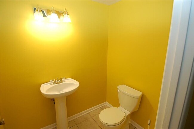 Building Photo - 3922 Safari Ct