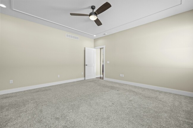 Building Photo - 37 Briarcrest Dr