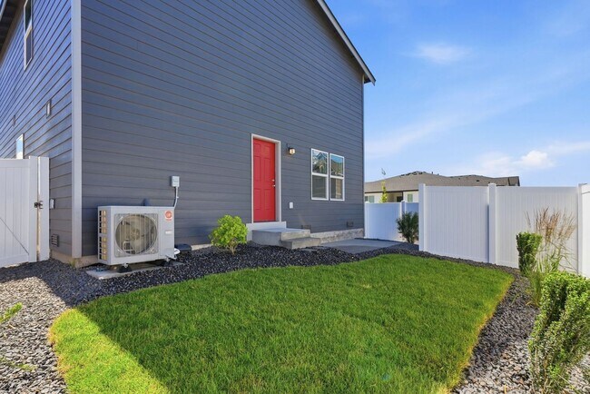Building Photo - Beautiful 4 bedroom home in Liberty Lake! Move in Ready!