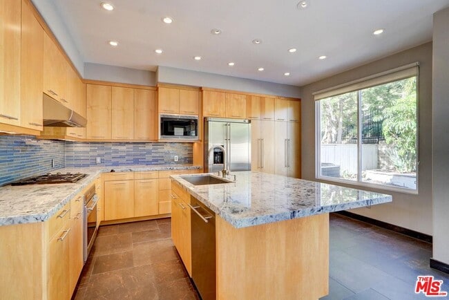 Building Photo - 3145 White Cedar Pl