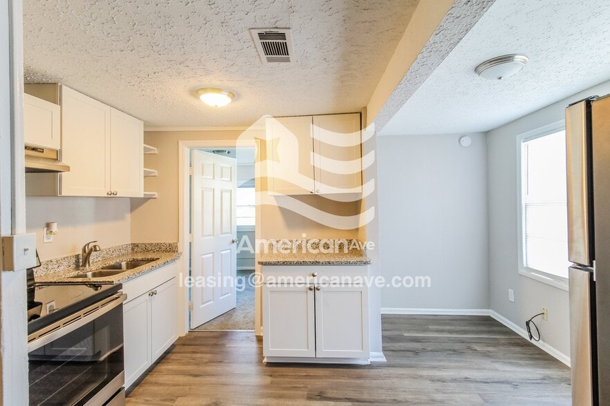 Building Photo - 1912 Lincoln St