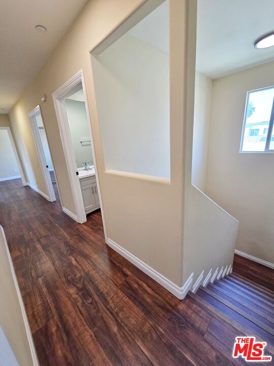 Building Photo - 1719 W 39th Pl