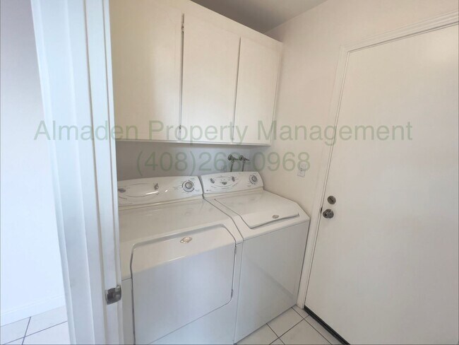 Building Photo - 6082 Montgomery Ct