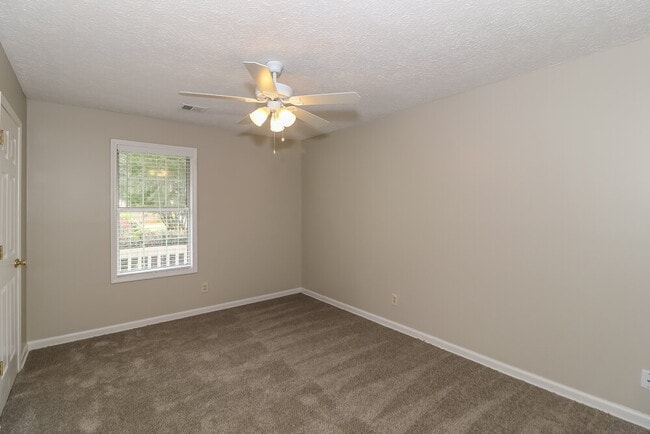 Building Photo - 5009 River Rock Way