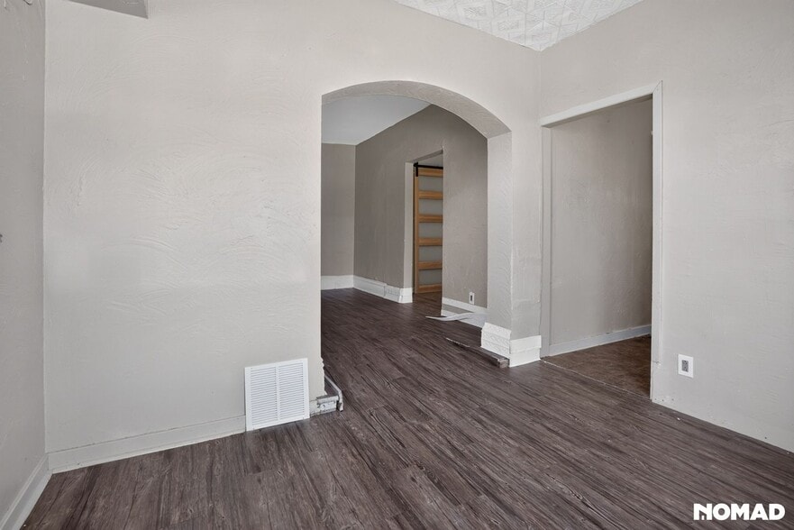 Building Photo - 4829 Lougean Ave